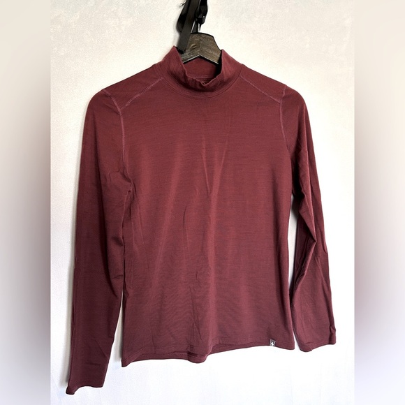 Figs Mock Neck Long Sleeve Wool Shirt in Berry Size Small - Picture 1 of 9